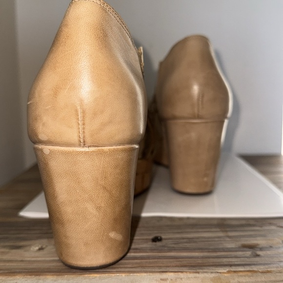 Chocolat Blu Web Moka Wedge Sandals SZ 7.5 - Picture 5 of 9